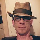Dennisqq